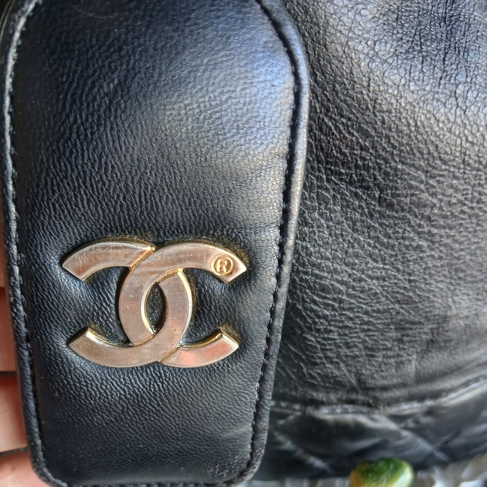 Chanel 80's Bucket Bag - Picture 2 of 16